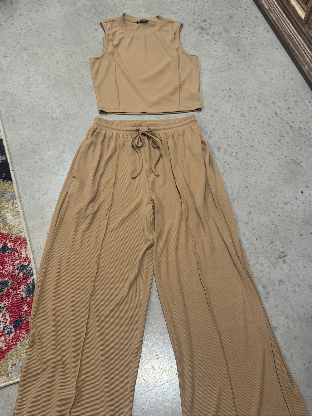 Womenโs Wide-Leg Ribbed Lounge Pants - Camel